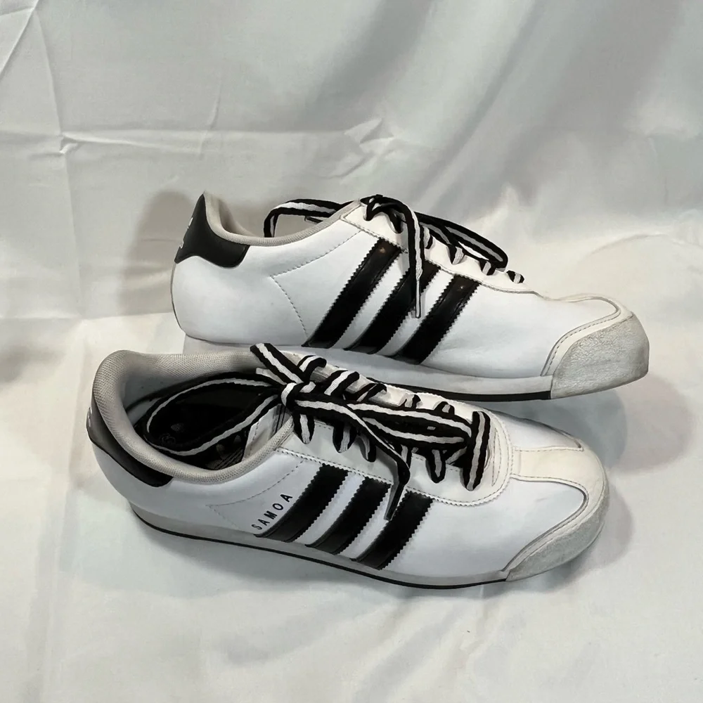 Unisex—Adidas Original Black & White Samoa Sneakers